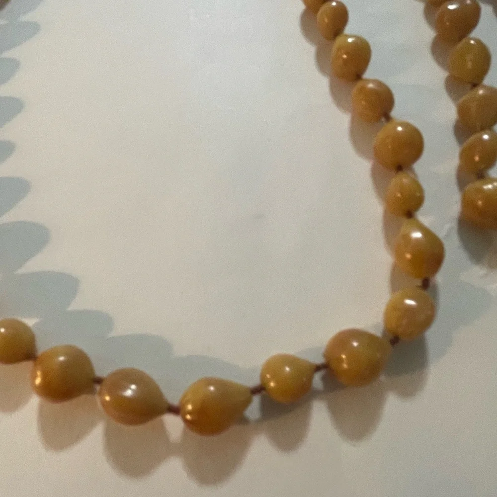 Elegant Amber Beaded Necklace